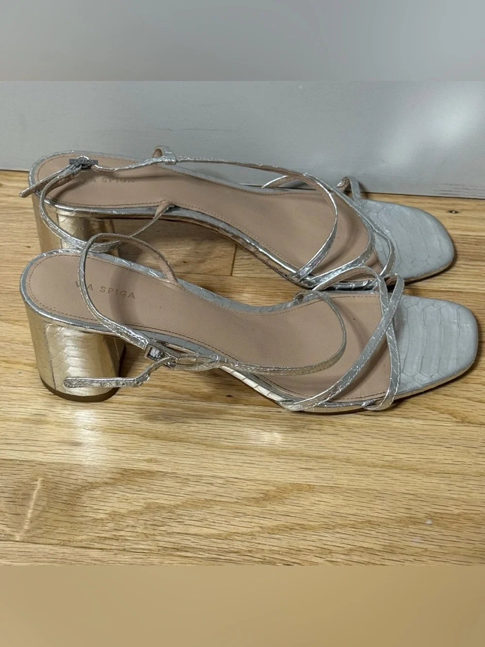 Via Spiga Women's Roslyn Sandals Silver Leather Size 10 M Strap Chunky Heel